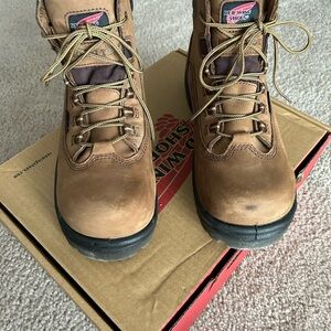 Red Wing KING TOE® Women's 5-inch Waterproof Safety Toe Boot size 9.5